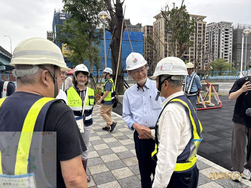副市長及地政局長官視察公四公園