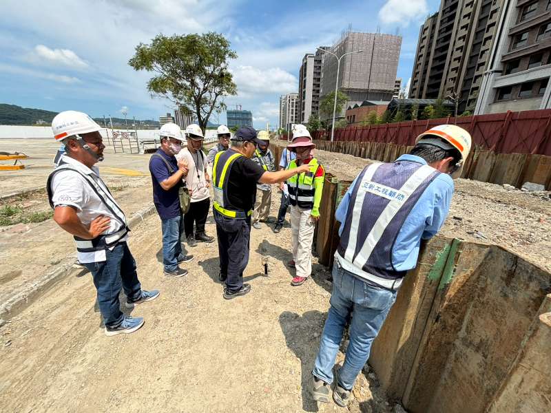 副局長工地視察