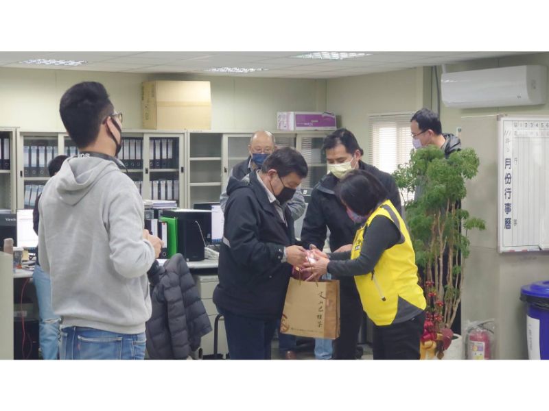 地政局康局長新春拜年