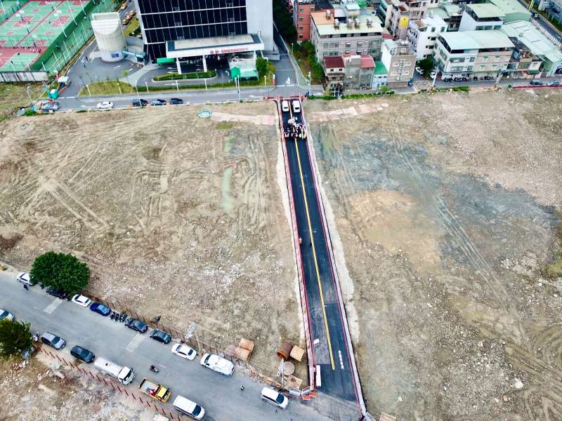 侯市長視察輔大醫院緊急救護專用便道